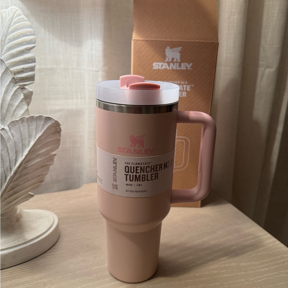 Stanley Flowstate Tumbler in Soft Pink
